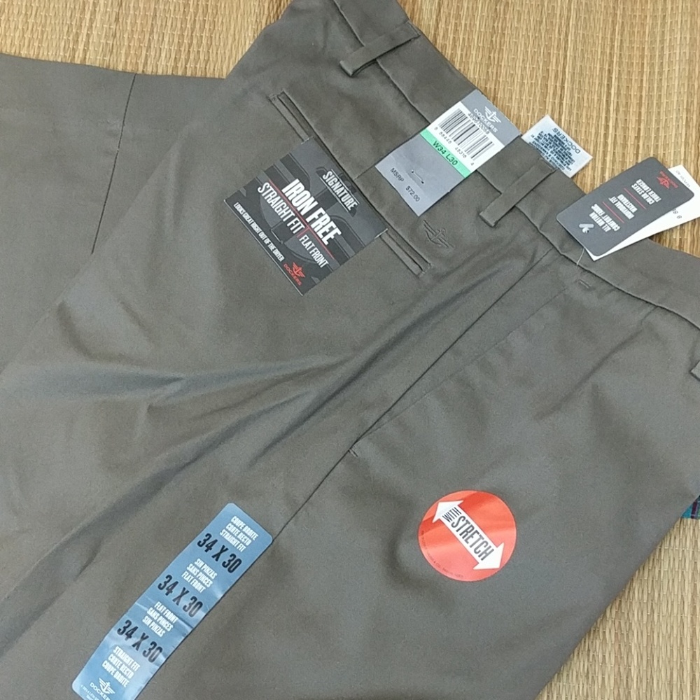 Men's new Dockers grey straight  flat front 34 x30